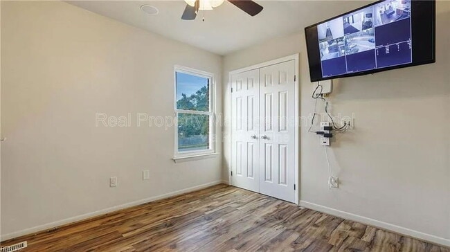 Foto del edificio - 1072 Level Green Blvd