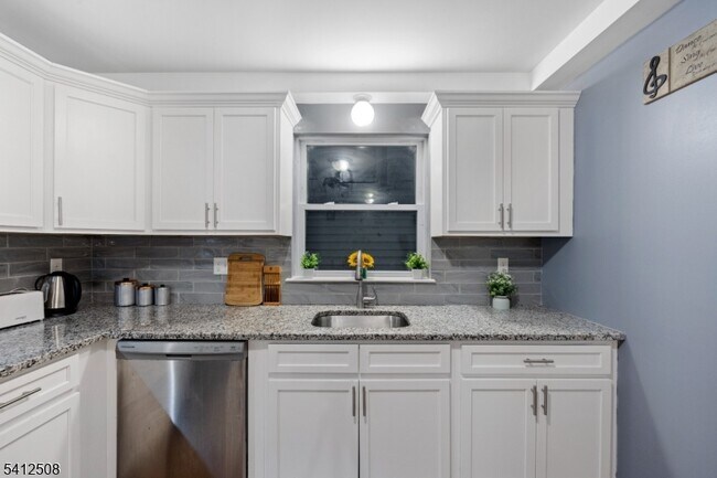 Building Photo - 73 Winans Ave