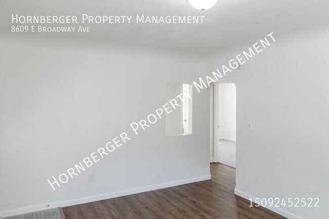 Foto del edificio - 8609 E Broadway Ave