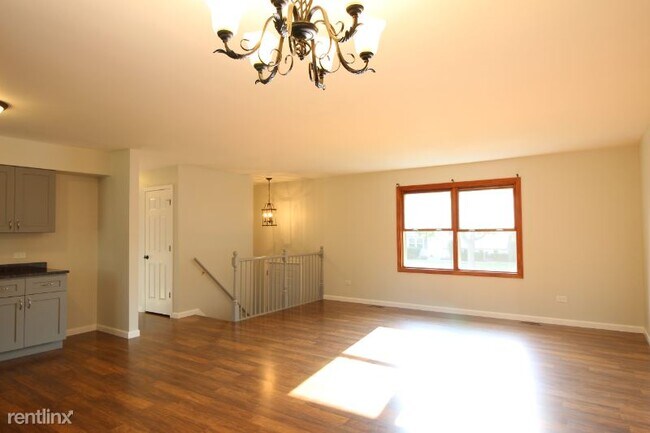 Foto del edificio - 5 br, 2 bath House - 20547 N EUGENE AVE