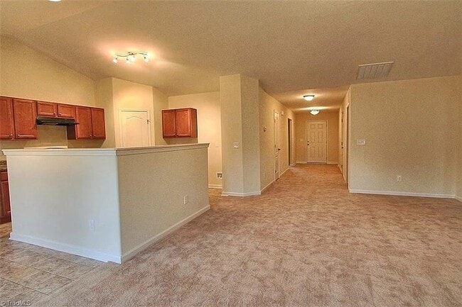 Building Photo - 103 Brookbank Ct