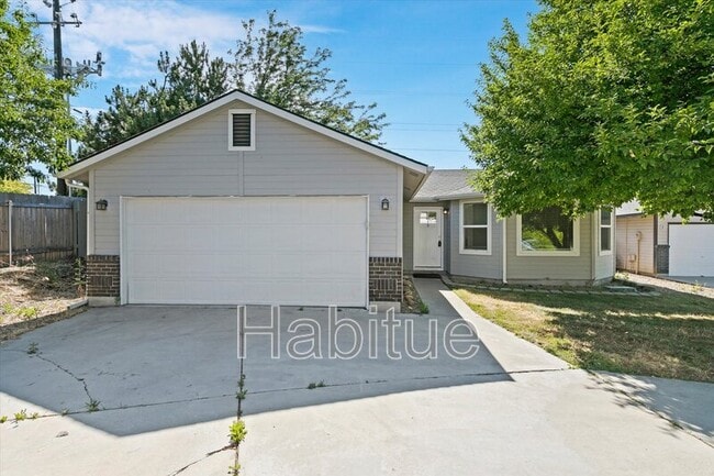 Building Photo - 2041 E Oakridge Ct