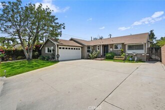 Building Photo - 8745 Valjean Ave