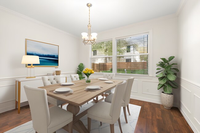 Building Photo - MOVE IN ASAP: Hyde Park Area / Traditional...