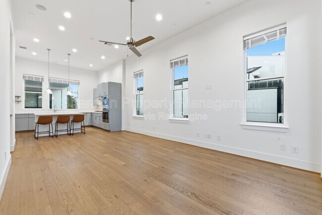 Foto del edificio - 2412 Canal St