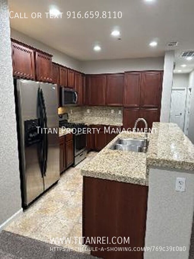 Foto del edificio - Folsom 2 bed 2 bath Condo - Managed by Tit...