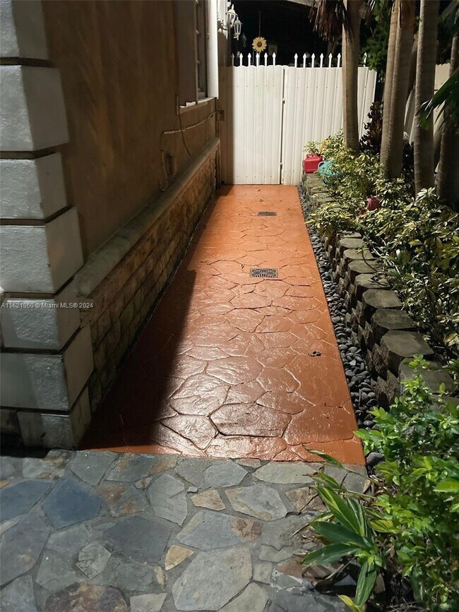 Foto del edificio - 1176 NW 38th St