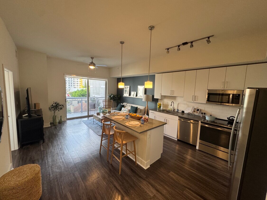 Foto principal - 475 NE 25th St