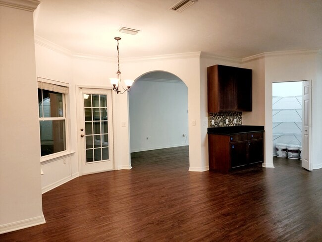 Foyer to kitchen with walk-in pantry - 8184 SW 73rd Ln