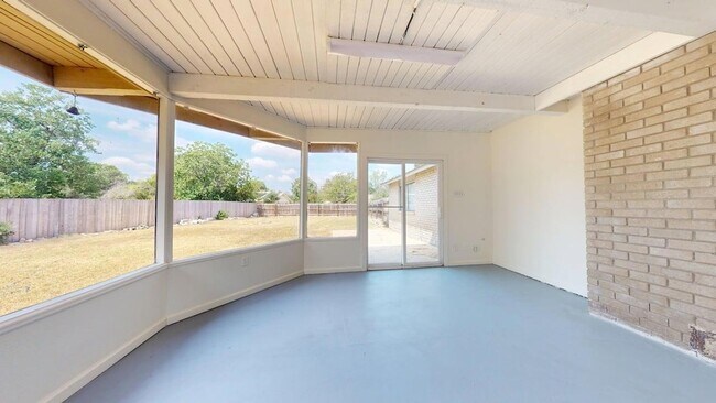 Building Photo - 1604 Wildflower Dr