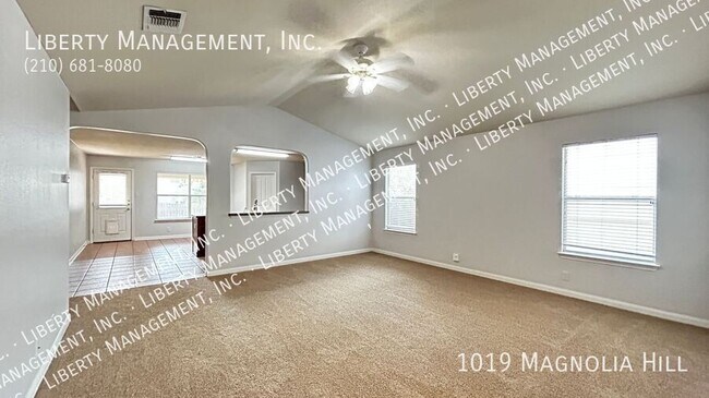 Building Photo - 1019 Magnolia Hill