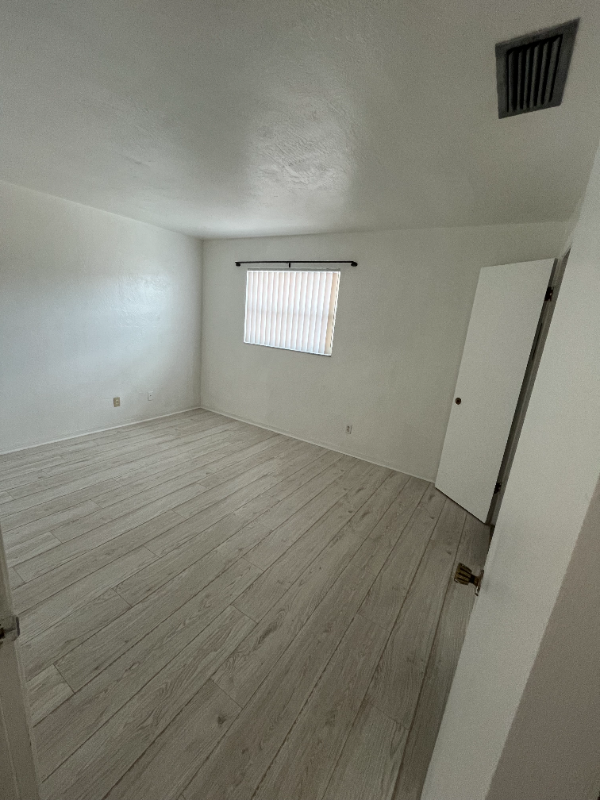 Building Photo - 426 93rd Ave N