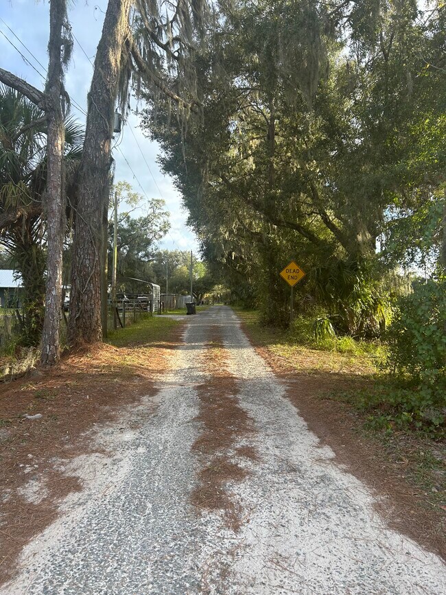 Foto del edificio - 10730 Crystal Springs Rd