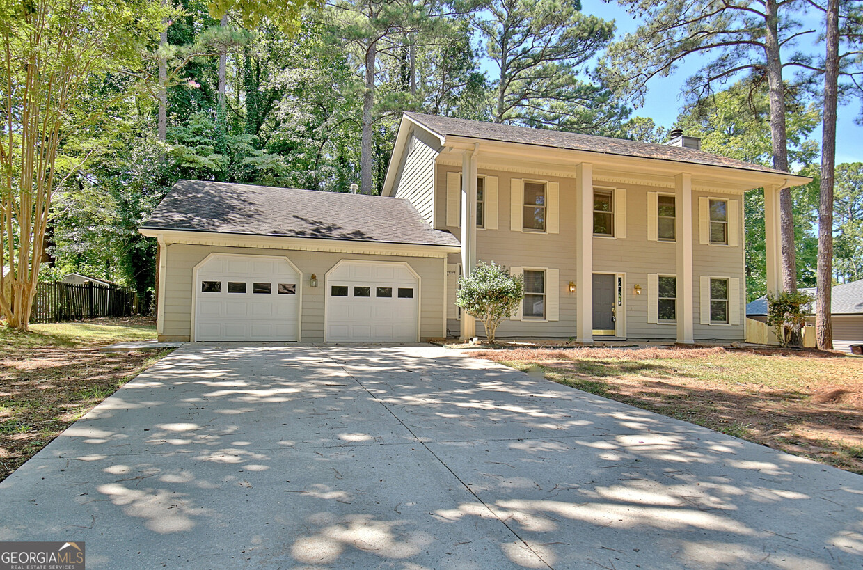 Primary Photo - 216 Shadowood Ln