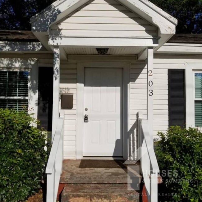 Foto del edificio - 203 W Faris Rd