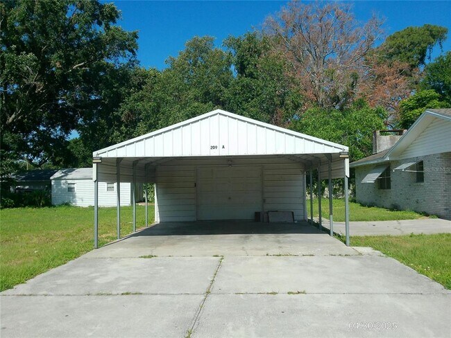 Foto del edificio - 209 Pinehurst Dr