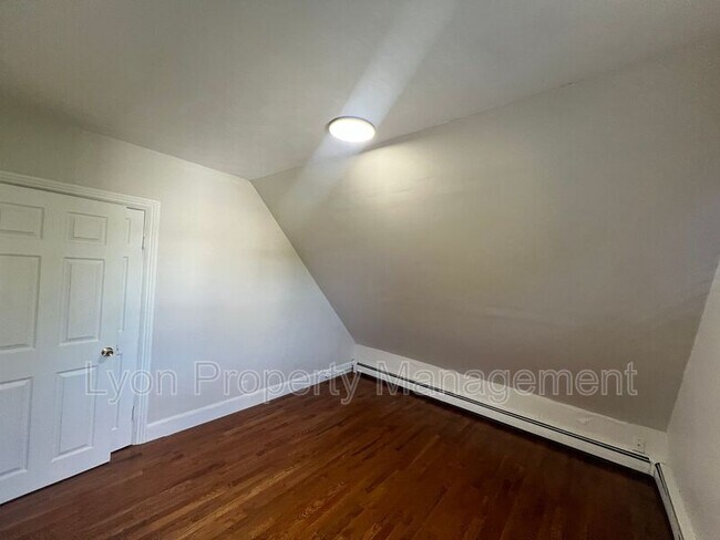Building Photo - 107-109 Burgess Ave