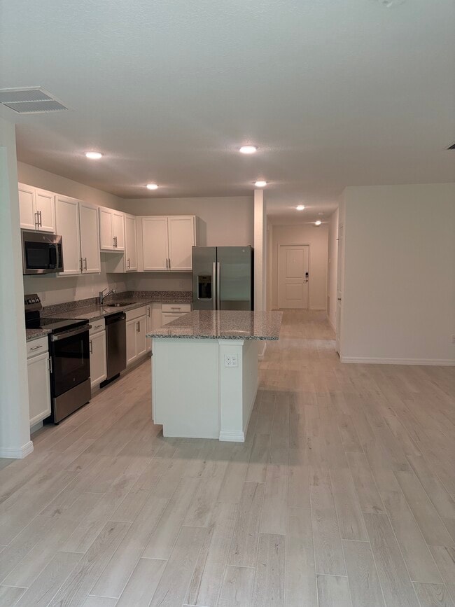 Foto del edificio - 5041 Armina Pl