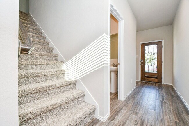 Foto del edificio - 16868 Pink Wintergreen Dr