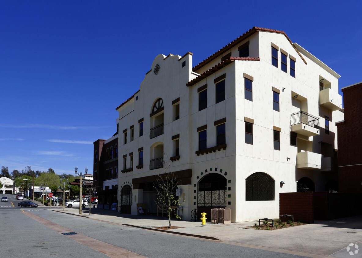 Foto principal - Front Street Plaza