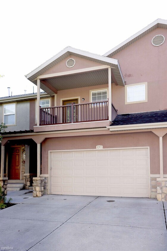 Primary Photo - 3 br, 3.5 bath Townhome - 10971 Birch Cree...