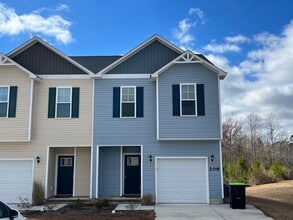 Building Photo - 208 Shallowbag Bay Ln