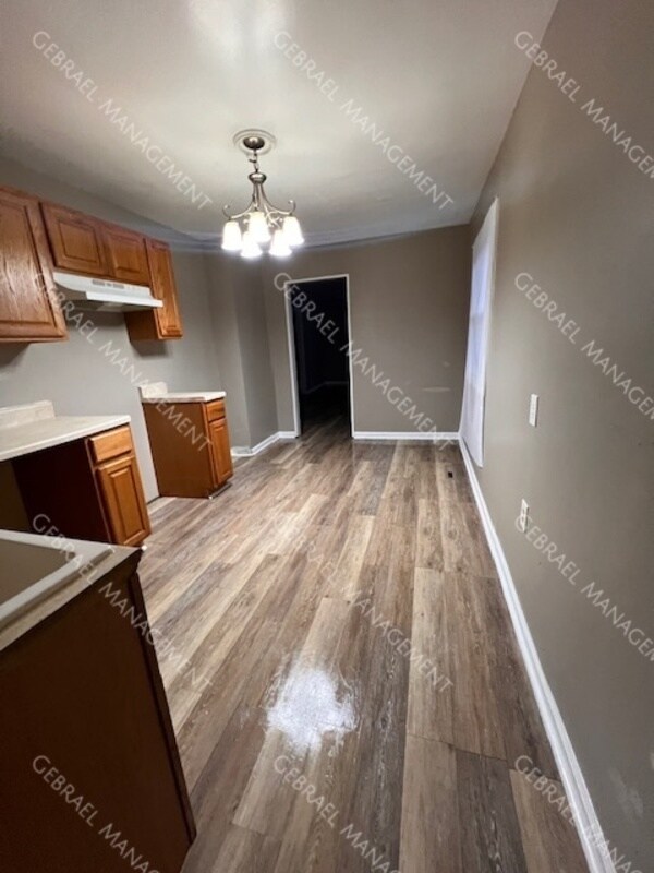 Foto del edificio - 2148 Disch St