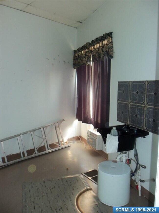 Building Photo - 207 US-180