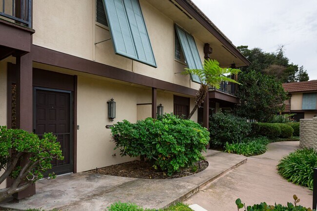 Building Photo - Townhome at Collwood Manor
