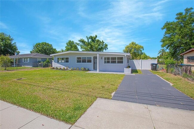 Foto del edificio - 4870 Seminole Ave