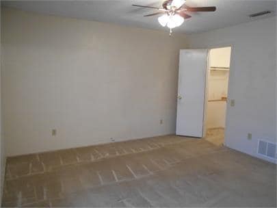 Building Photo - 3315 Kensington Dr