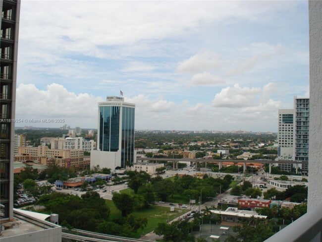 Building Photo - 500 Brickell Ave