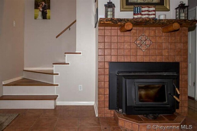 Building Photo - 518 Montclair Dr