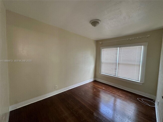 Foto del edificio - 510 Plymouth Rd