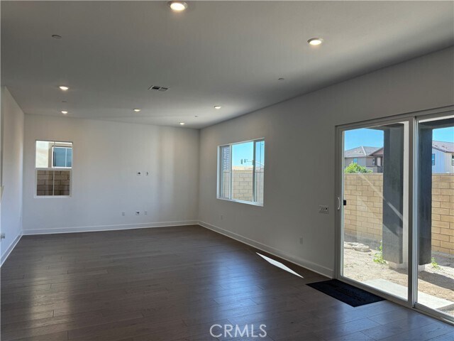 Foto del edificio - 114 Pansy