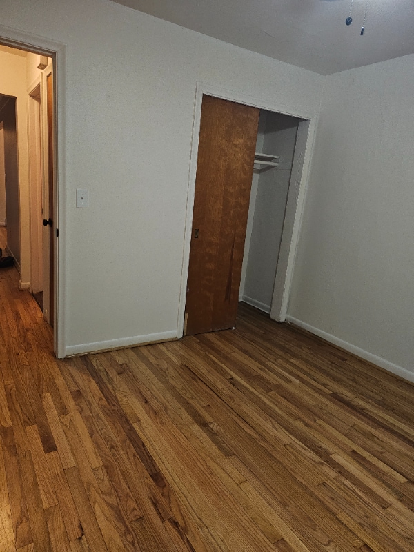 Foto del edificio - 2525 E Maple Rd
