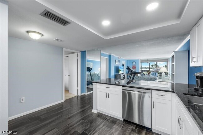 Building Photo - 4260 SE 20th Pl