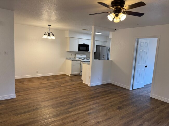 Building Photo - 1749 Horseshoe Cir