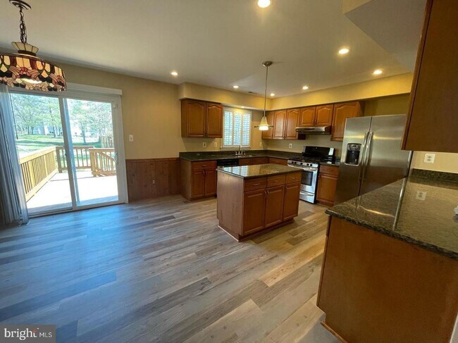 Building Photo - 8845 Eagle Rock Ln