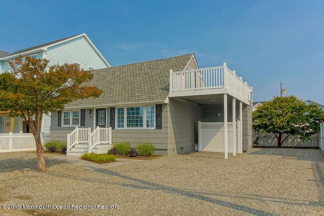 Building Photo - 110 Harding Ave