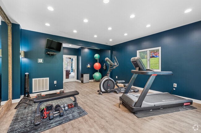 Fitness Center - Country Shores Apartments