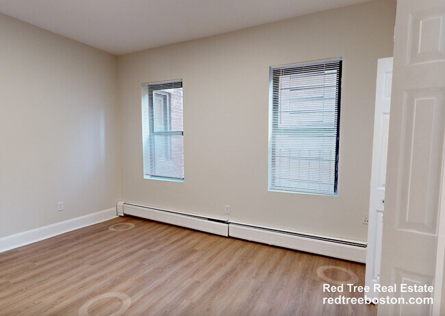 Foto del edificio - 833 Beacon St