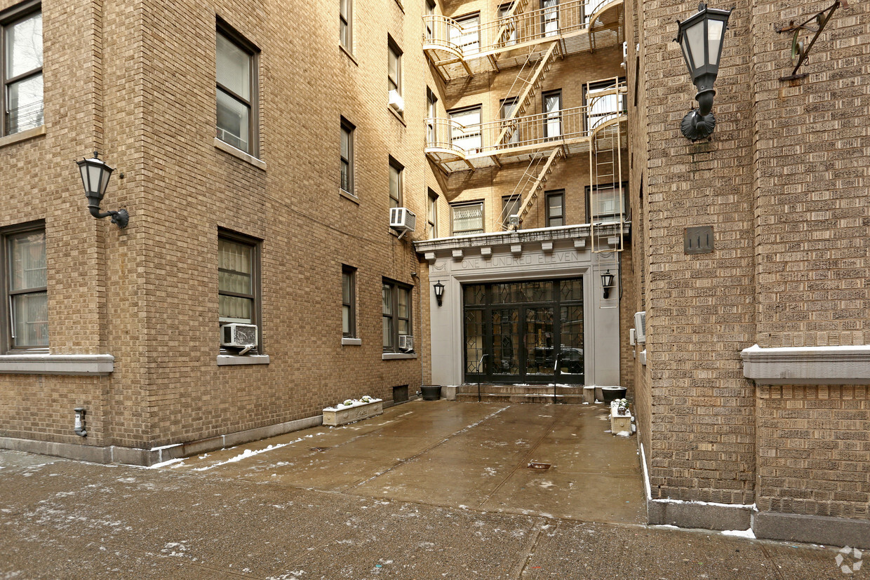 Entrance - 111 W 16th St