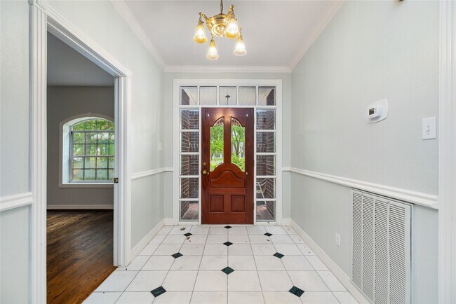 Building Photo - 106 River Oaks Dr