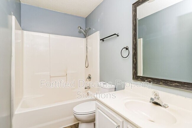 Foto del edificio - 3321 Hunting Wood Ct