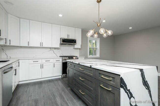 Foto del edificio - 1828 Idlewild Ln