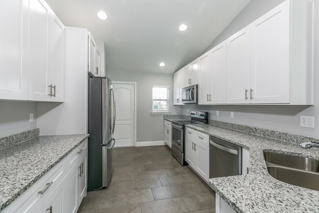 Building Photo - 105 Pompei Dr