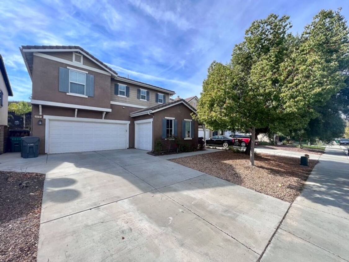 Foto principal - Lovely 4 Bedroom Murrieta Home for LEASE w...