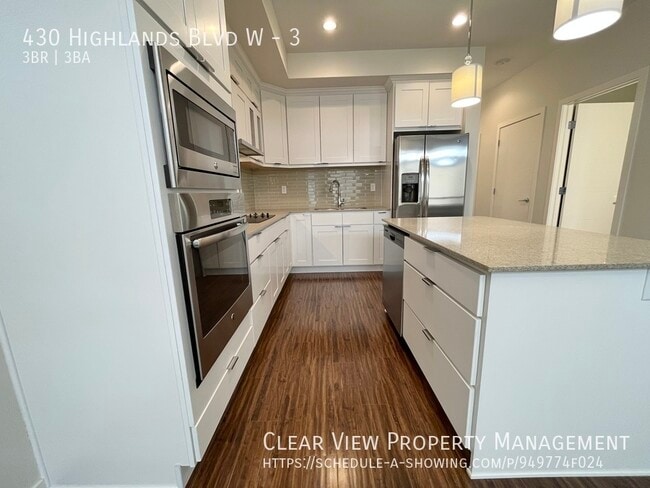Building Photo - Beautiful double master bedroom + ensuite ...