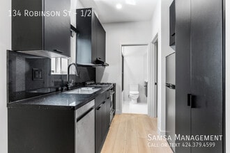 Building Photo - 134 Robinson St